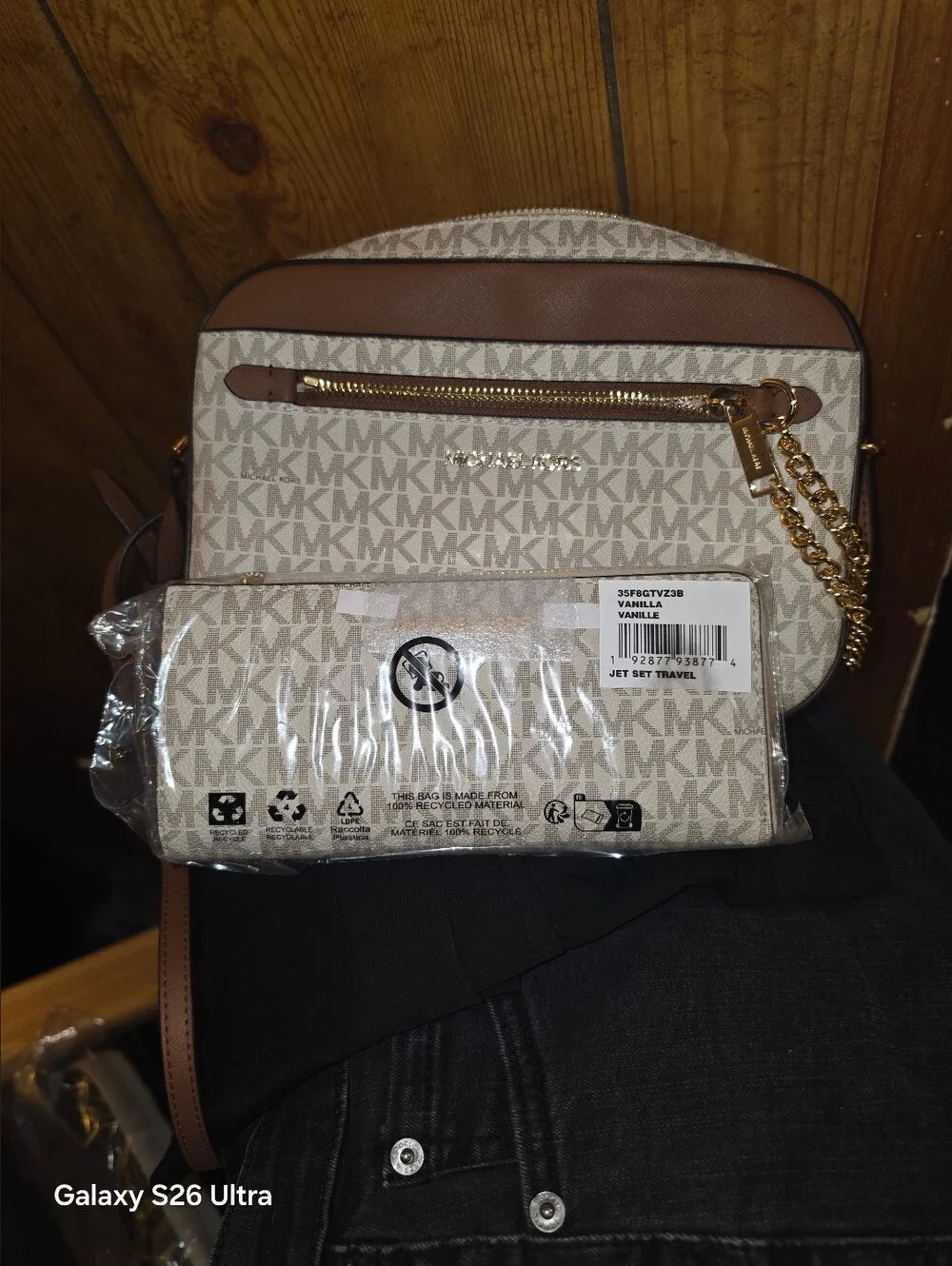 Michael Kors Vanilla Jet Set Travel Crossbody Bag